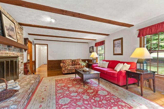 28 Thompson Dr, Sudbury, MA 01776