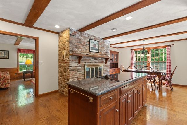 28 Thompson Dr, Sudbury, MA 01776