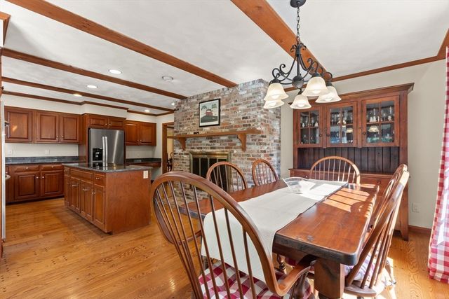 28 Thompson Dr, Sudbury, MA 01776