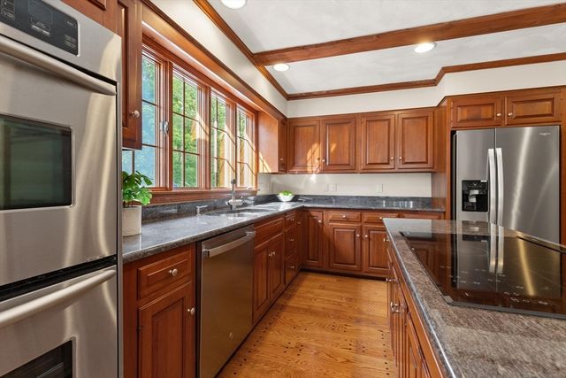 28 Thompson Dr, Sudbury, MA 01776