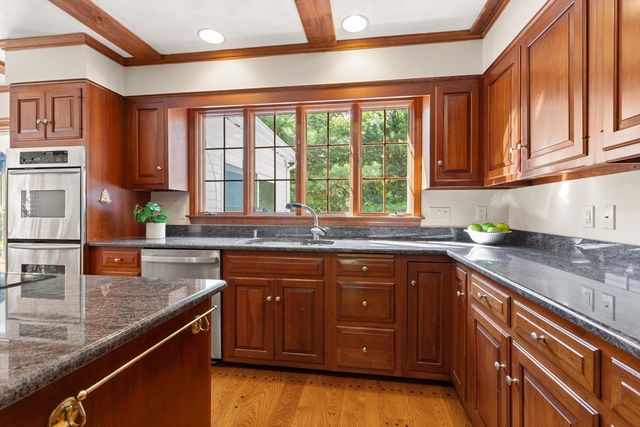 28 Thompson Dr, Sudbury, MA 01776