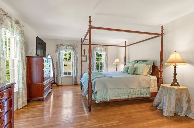28 Thompson Dr, Sudbury, MA 01776