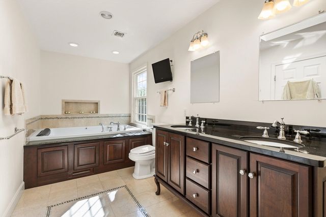 28 Thompson Dr, Sudbury, MA 01776