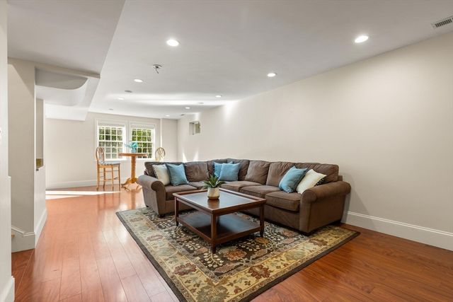 28 Thompson Dr, Sudbury, MA 01776