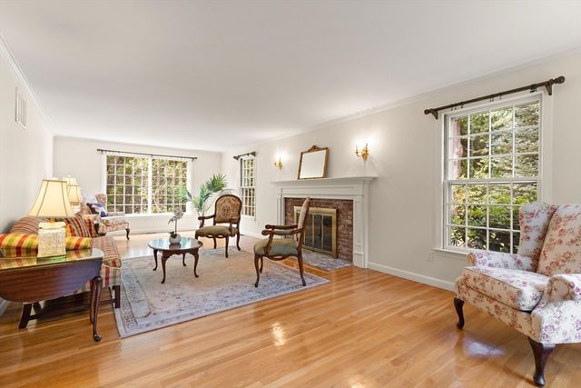 28 Thompson Dr, Sudbury, MA 01776