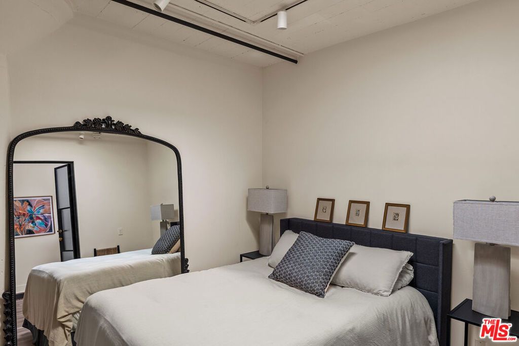 Image 10 of property listing at 812 Fremont Avenue 302, South Pasadena, CA 91030