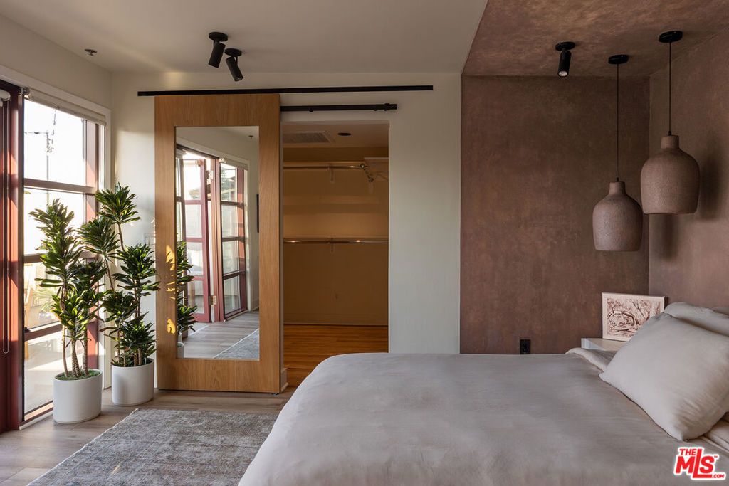 Image 19 of property listing at 812 Fremont Avenue 302, South Pasadena, CA 91030