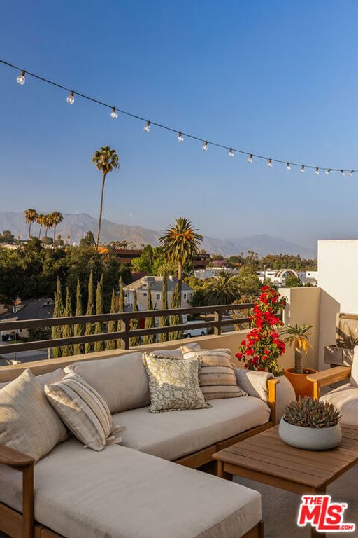 Image 26 of property listing at 812 Fremont Avenue 302, South Pasadena, CA 91030