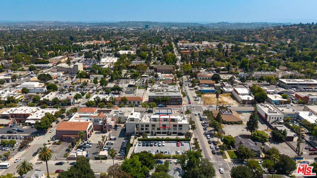 Image 30 of property listing at 812 Fremont Avenue 302, South Pasadena, CA 91030