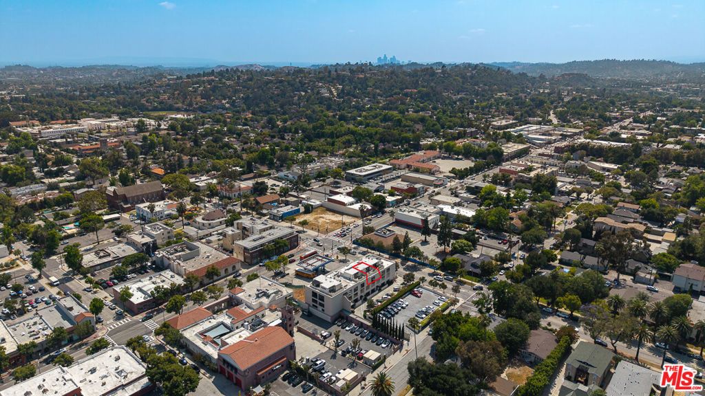 Image 31 of property listing at 812 Fremont Avenue 302, South Pasadena, CA 91030
