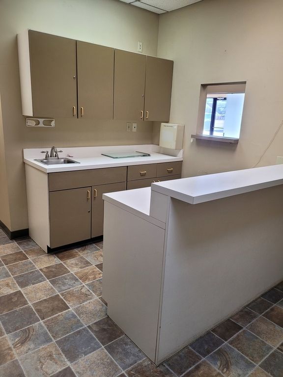 Image 17 of property listing at 3307 Broadway Street, Mt Vernon, IL 62864