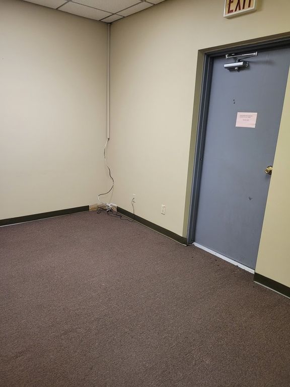 Image 19 of property listing at 3307 Broadway Street, Mt Vernon, IL 62864
