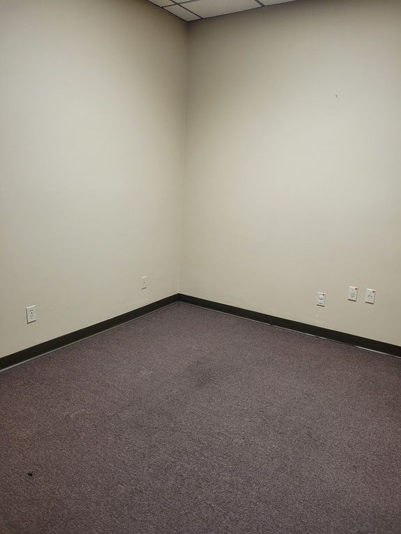 Image 20 of property listing at 3307 Broadway Street, Mt Vernon, IL 62864