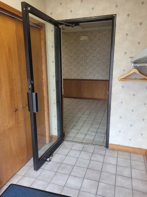 Image 25 of property listing at 3307 Broadway Street, Mt Vernon, IL 62864