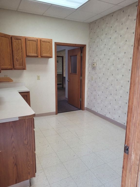Image 26 of property listing at 3307 Broadway Street, Mt Vernon, IL 62864