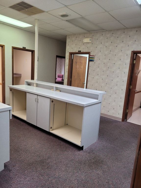 Image 31 of property listing at 3307 Broadway Street, Mt Vernon, IL 62864