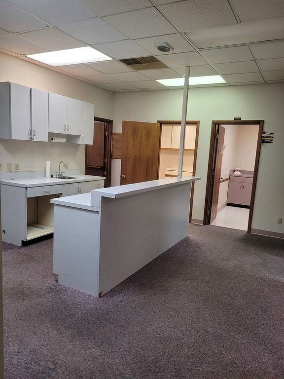 Image 39 of property listing at 3307 Broadway Street, Mt Vernon, IL 62864
