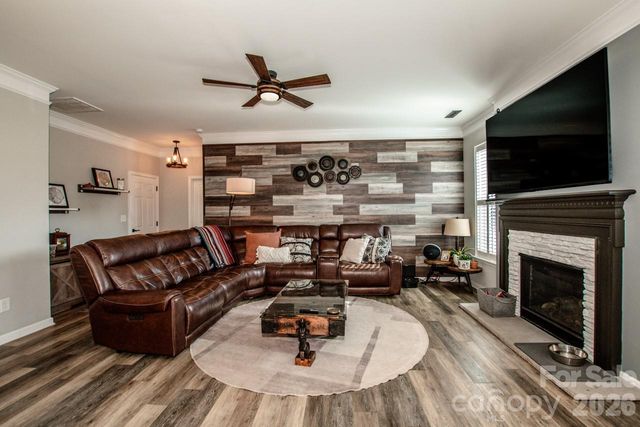 2416 Chinkapin Court, Gastonia, NC 28054