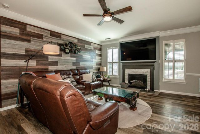 2416 Chinkapin Court, Gastonia, NC 28054