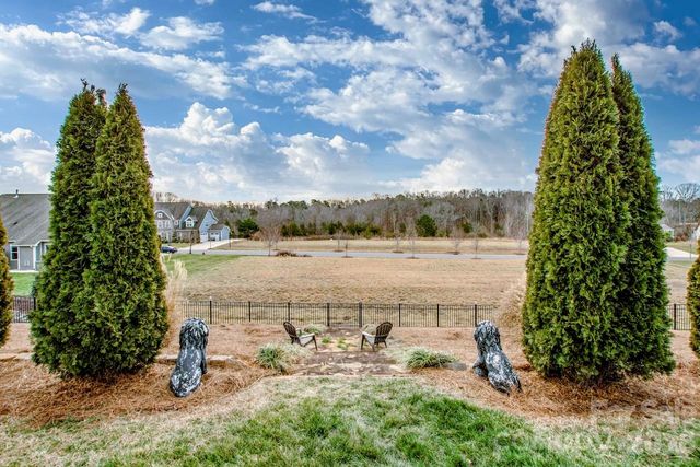 2416 Chinkapin Court, Gastonia, NC 28054