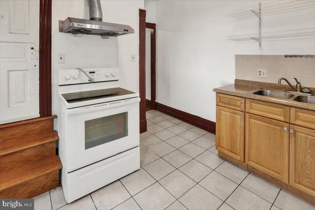 425 CHESTNUT ST, Reading, PA 19602