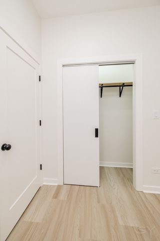 1052 N Central Park Avenue, Chicago, IL 60651