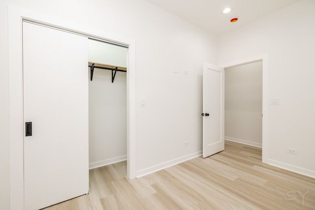 1052 N Central Park Avenue, Chicago, IL 60651