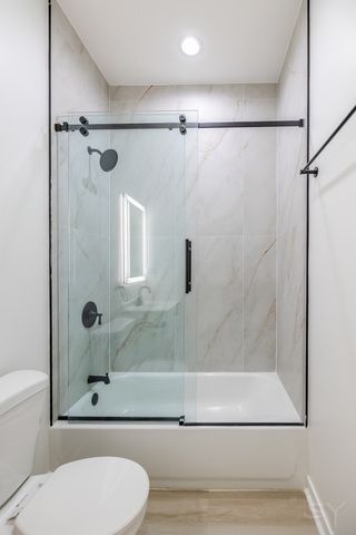 1052 N Central Park Avenue, Chicago, IL 60651