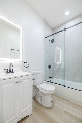 1052 N Central Park Avenue, Chicago, IL 60651