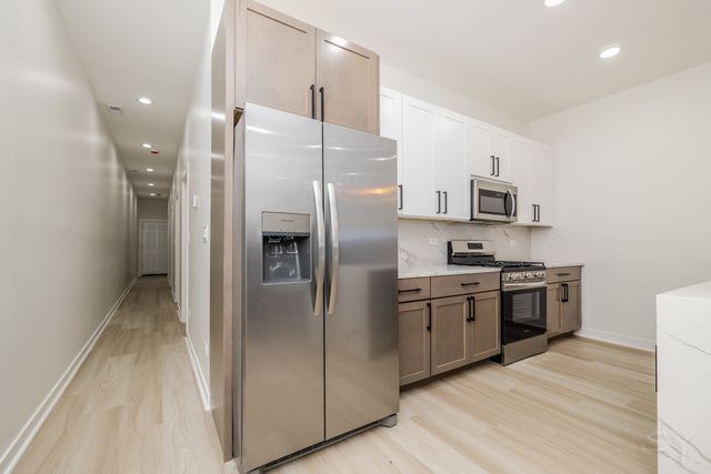1052 N Central Park Avenue, Chicago, IL 60651