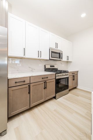 1052 N Central Park Avenue, Chicago, IL 60651
