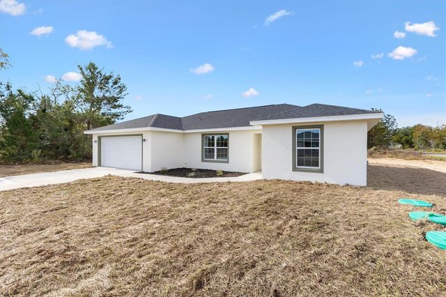 2 FISHER LANE TRAIL, Ocklawaha, FL 32179