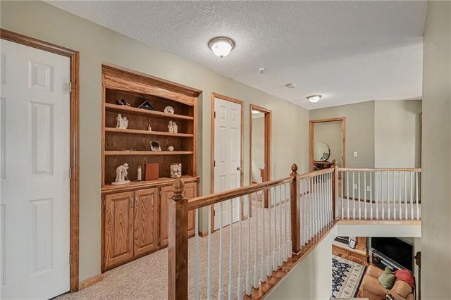 7805 N Rhode Avenue, Kansas City, MO 64152
