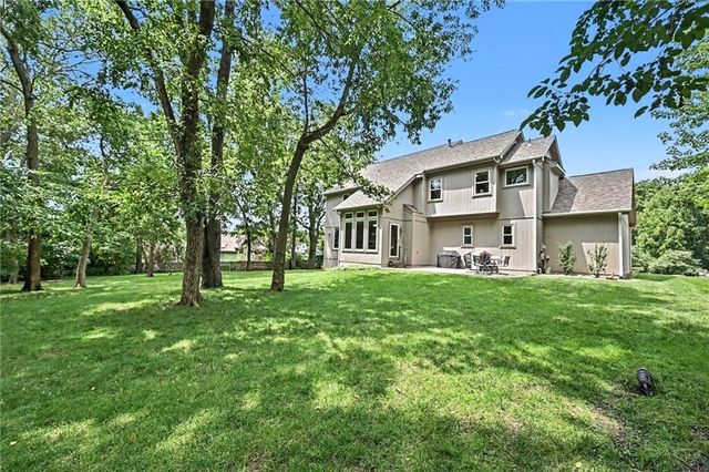 7805 N Rhode Avenue, Kansas City, MO 64152