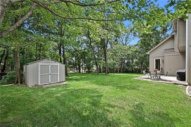 7805 N Rhode Avenue, Kansas City, MO 64152
