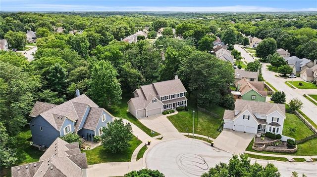 7805 N Rhode Avenue, Kansas City, MO 64152
