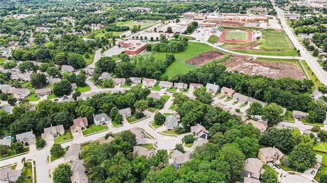 7805 N Rhode Avenue, Kansas City, MO 64152