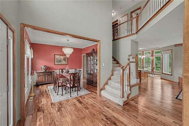7805 N Rhode Avenue, Kansas City, MO 64152