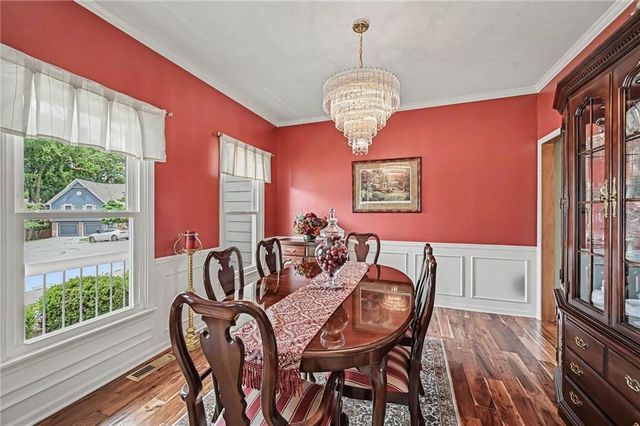 7805 N Rhode Avenue, Kansas City, MO 64152