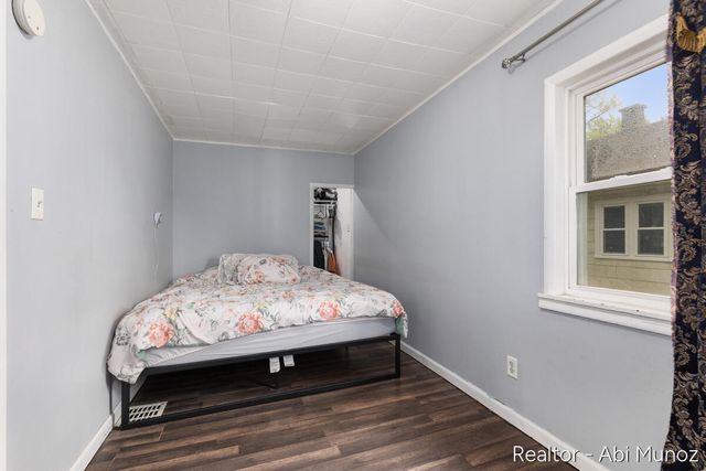 2852 Longstreet Avenue Sw, City Of Wyoming, MI 49509