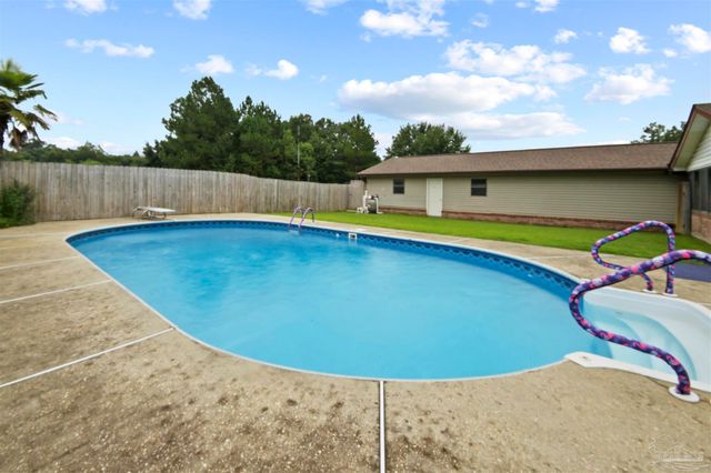 5976 N Blue Angel Pkwy, Pensacola, FL 32526