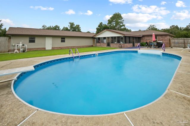 5976 N Blue Angel Pkwy, Pensacola, FL 32526