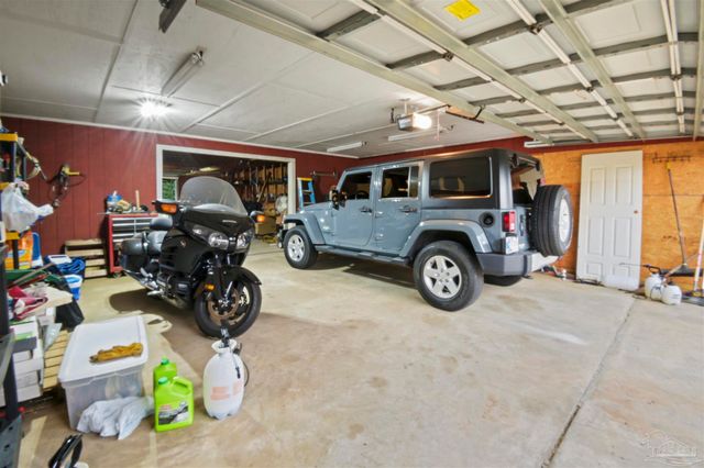 5976 N Blue Angel Pkwy, Pensacola, FL 32526