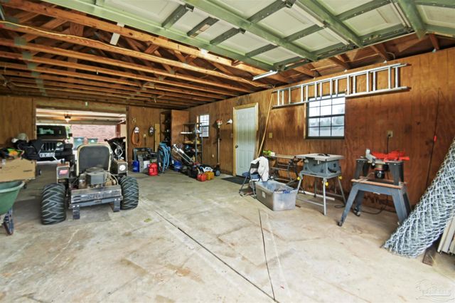 5976 N Blue Angel Pkwy, Pensacola, FL 32526
