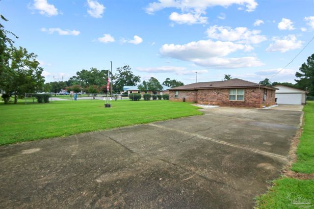 5976 N Blue Angel Pkwy, Pensacola, FL 32526