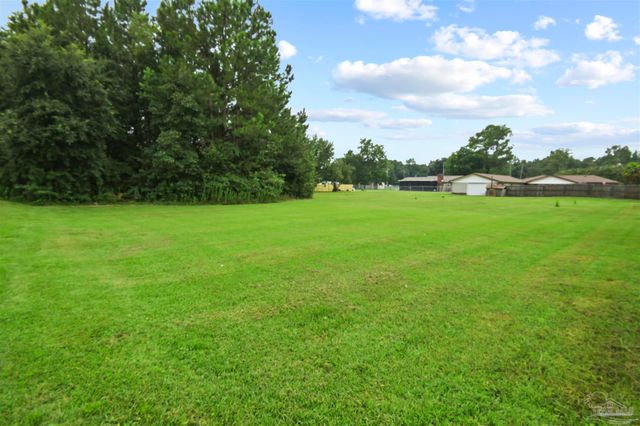 5976 N Blue Angel Pkwy, Pensacola, FL 32526