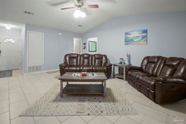 5976 N Blue Angel Pkwy, Pensacola, FL 32526