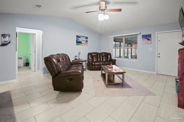 5976 N Blue Angel Pkwy, Pensacola, FL 32526