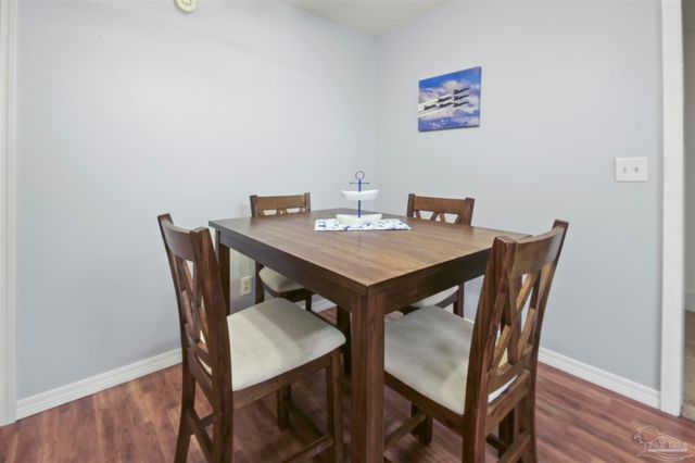 5976 N Blue Angel Pkwy, Pensacola, FL 32526
