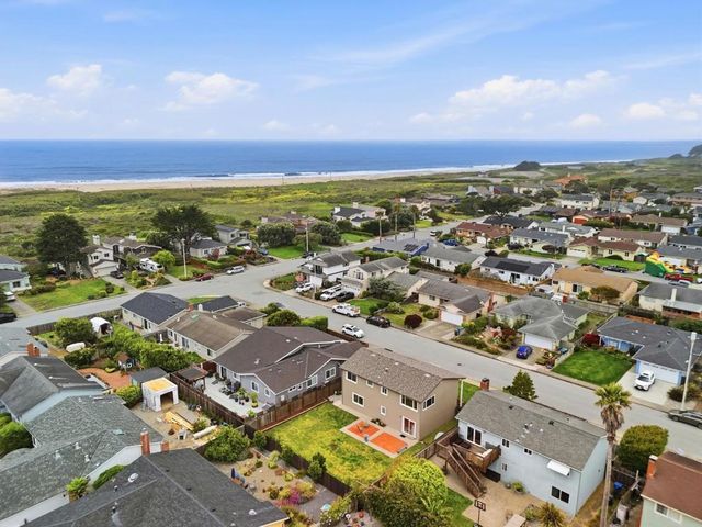 407 Saint Joseph Avenue, Half Moon Bay, CA 94019